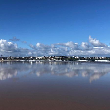 Cosy 3 Bedroom Apartment In Central Portrush With Sea Views Exteriör bild