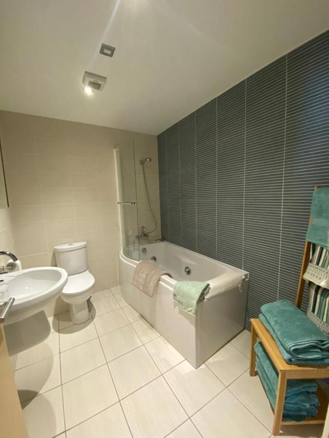 Cosy 3 Bedroom Apartment In Central Portrush With Sea Views Exteriör bild