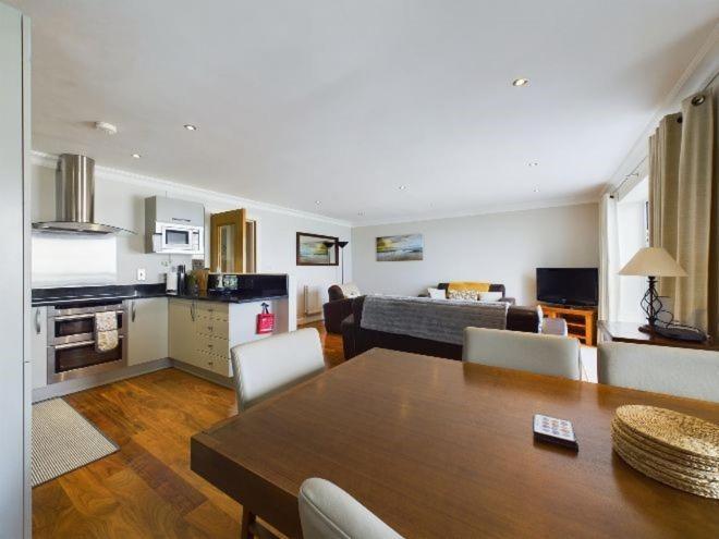 Cosy 3 Bedroom Apartment In Central Portrush With Sea Views Exteriör bild
