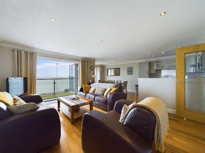 Cosy 3 Bedroom Apartment In Central Portrush With Sea Views Exteriör bild